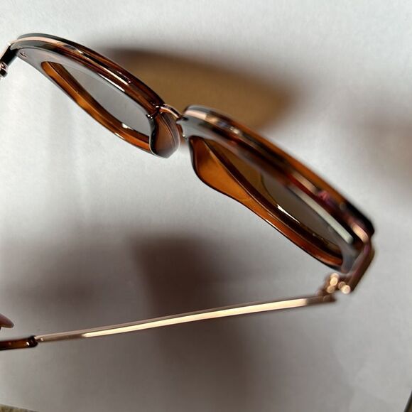 LE Specs Mocha Mousse
Polarized Sunglasses tortoiseshell shiny metal NWT - Picture 17 of 17